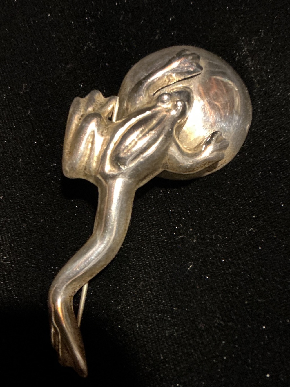 Sterling Silver Frog Brooch Pin in Shiny Silver Tone